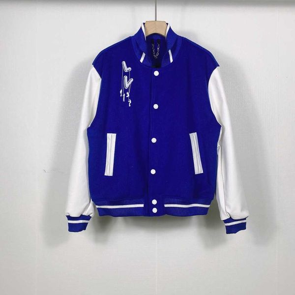 

the men's leather clothes, classic style, good fabrics and possession are the beginning of another fashion. men's t-shirtssize: s