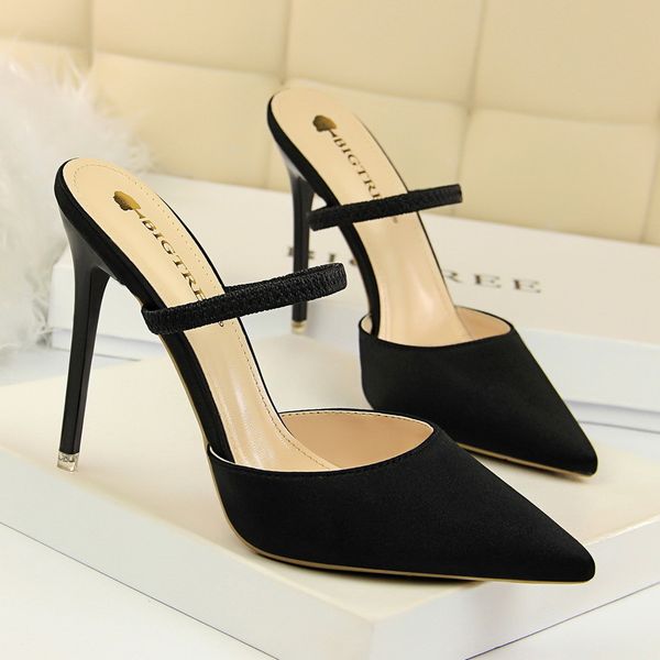 

2021 new european and american-style thin simple fashion heels shallow mouth pointed satin woman slippers mbaz, Black
