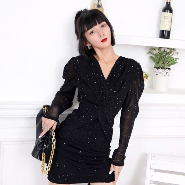 

style hong / kong fall high end winter 2020 decoration v-neck buttock long sleeve short skirt dress, Black;gray