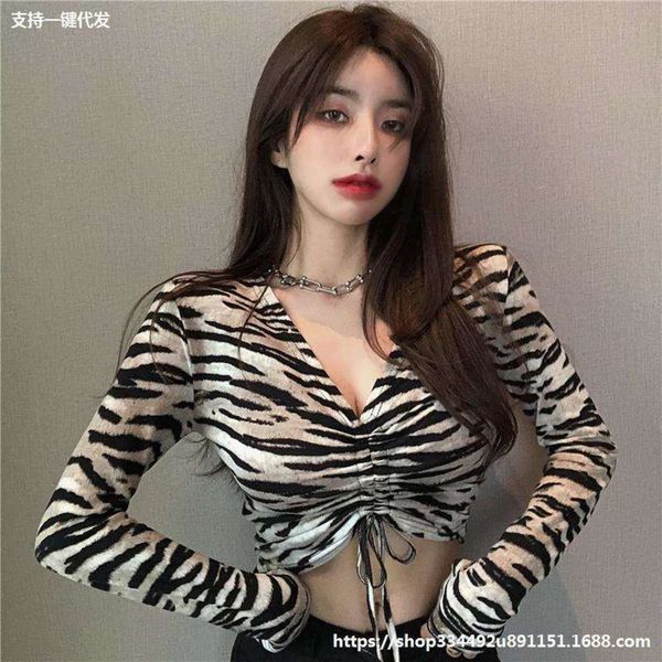 

with zebra print t-shirt women's bottoming autumn and winter wind tight long sleeve v-neck short shirt ins fashion, Black;gray