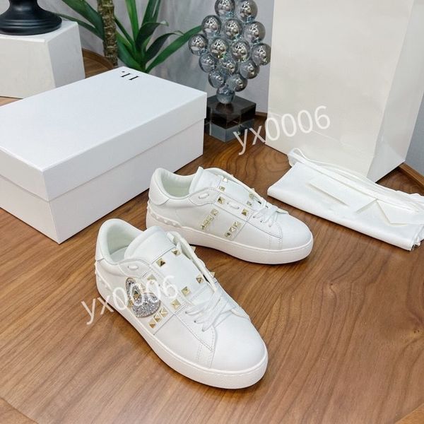 

2021 modern graffiti calfskin nappa daymaster 35-45 sneakers shoes lightweight runner sports super-flex rubber soles outdoor trainers party, Red;white