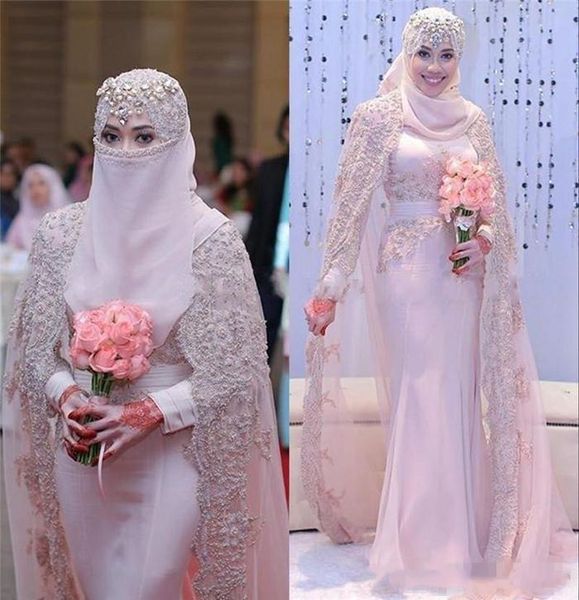 Abiti da sposa a sirena rosa chiaro musulmano 2023 Splendido caftano arabo Dubai collo alto islamico manica lunga pizzo appliqued perline mantella avvolge abiti da sposa hijab