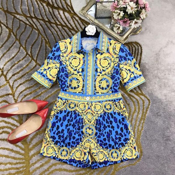 

5.6 european 2020 sumemr new women vintage elegant beading diamonds print short sleeve blouse + high waist print shorts sets1, Gray