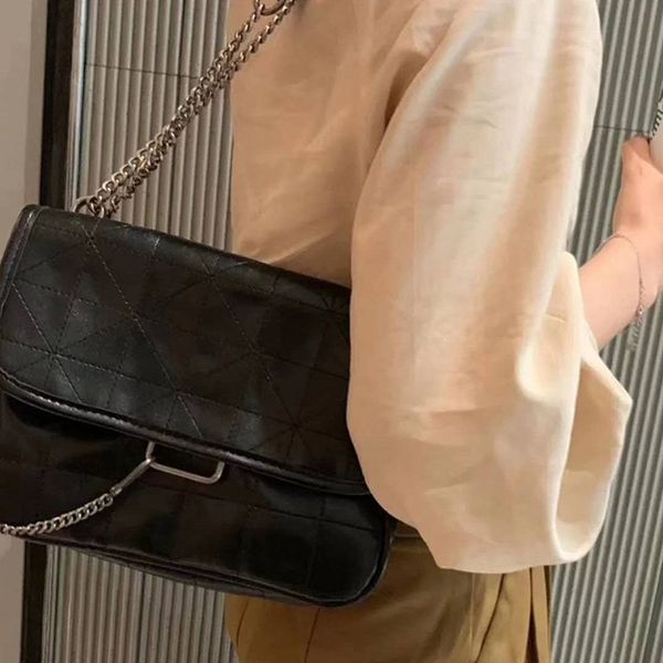 

fashion designs Female Hobo bags joker diamond lattice chain large rock single diagonal cross tottenham stray package Factory direct sale