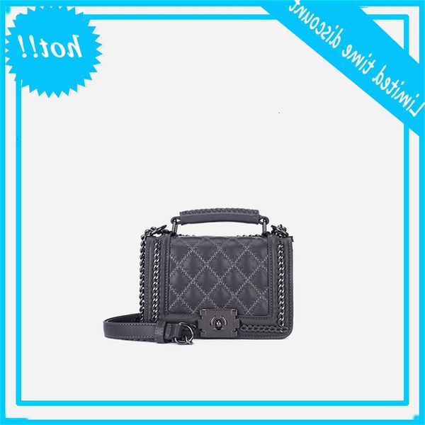 

maidudu women's spring new fashion rhombic hand woven messenger bag