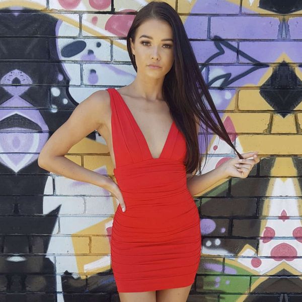 

2021 women's svels slim deep v pleated drs, Black;gray