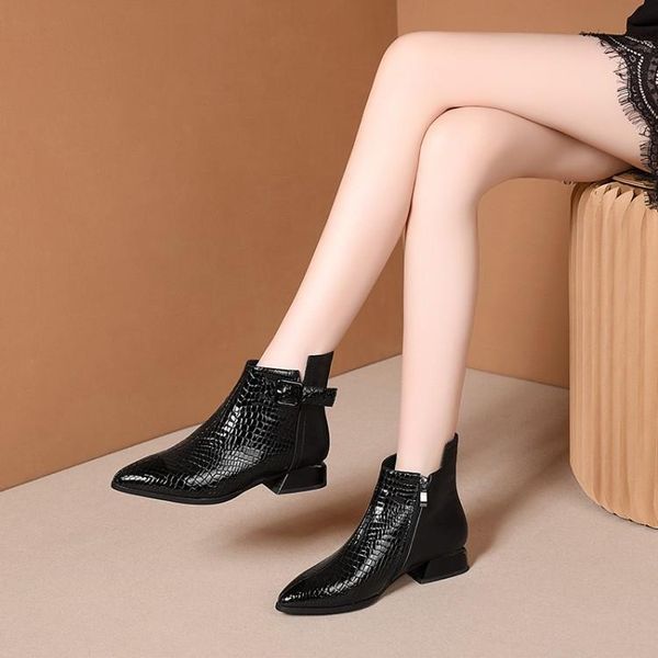 

mljuese 2021 women ankle boots cow leather red color checkered buckle strap winter short plush square heels ankle boots, Black