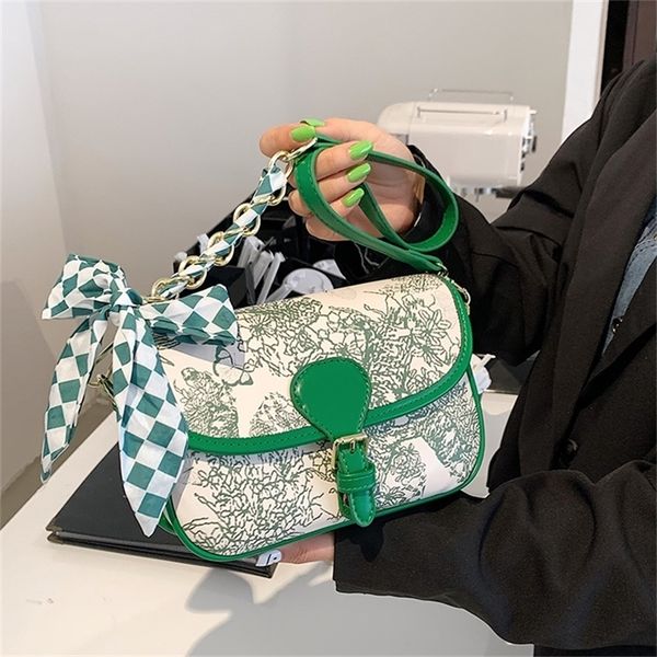 

sale 90% off sense female 2022 new fashion silk scarf chain one shoulder small square net red foreign style messenger bag wholesale store