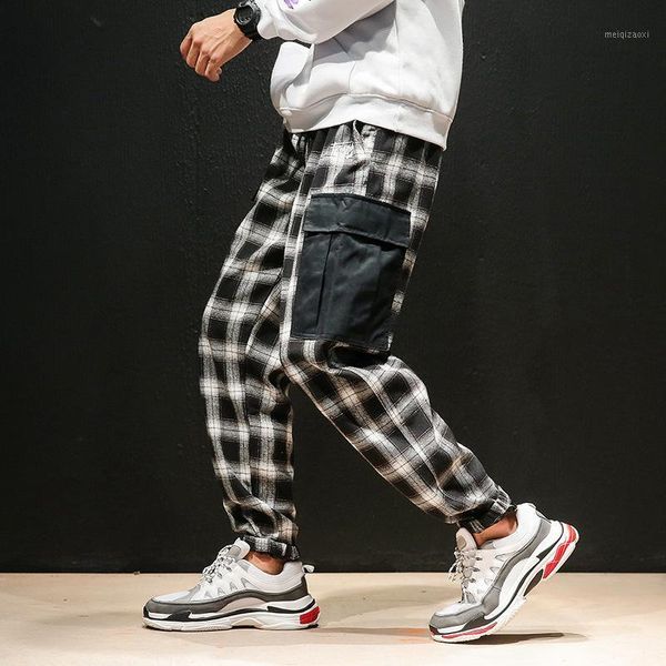 

2021 plaid cargo pants men japanese fashion autumn large casual plaid pants retro beam feet harem men jogging 2xl1, Black