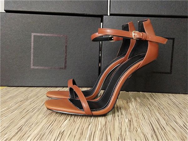 

2021 luxury designer style patent leather stiletto stiletto womens unique alphabet sandals wedding dress shoes shoe box erg, Black