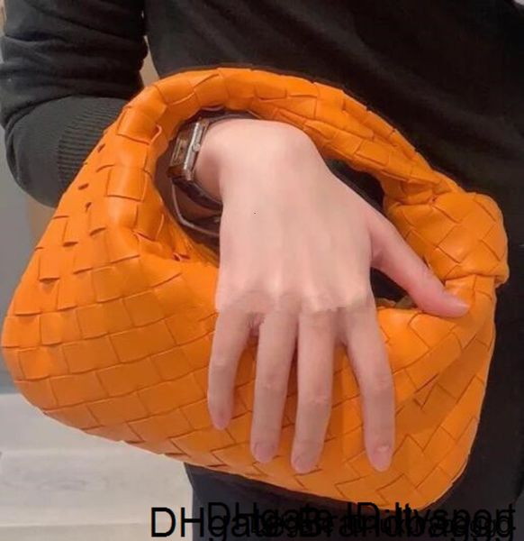 

hand woven leather handbags cloud shape evening bags chain clutch women pouch clip handbag crossbody totes