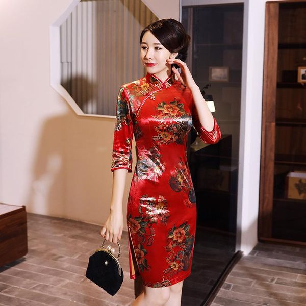 

2021 new women dress vintage velour chinese traditional short cheongsam three quarter sleeve stand collar slim plus size dress, Red