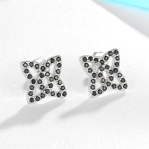 

luxurys designers fashion ed032 white copper black zircon new earrings women's high cold earrings clover earrings silver 925 earpin