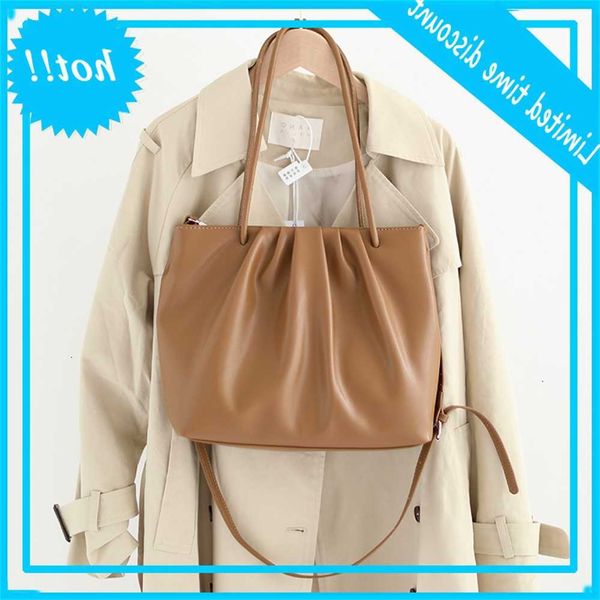 

korean leisure pleated cloud large capacity one shoulder tote french niche fashion versatile messenger bag