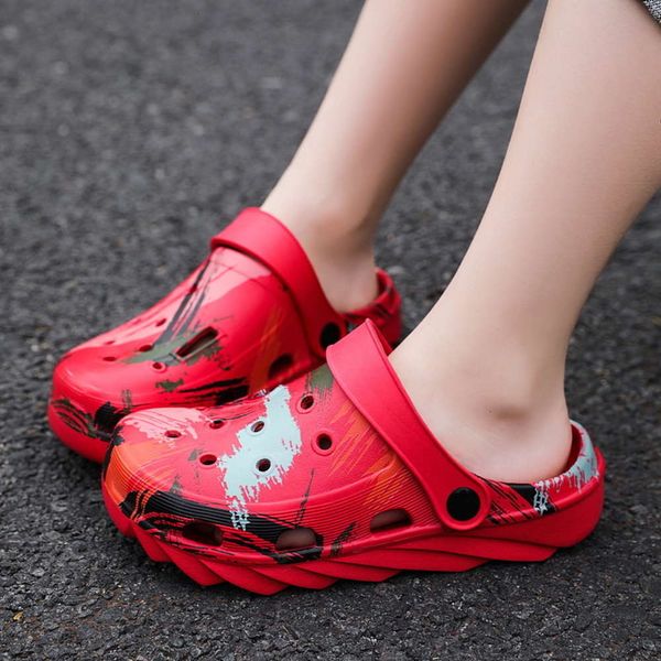 

dongdong graffiti boys' middle school baotou beach sandals antiskid children's indoor and outdoor sho, Black;red