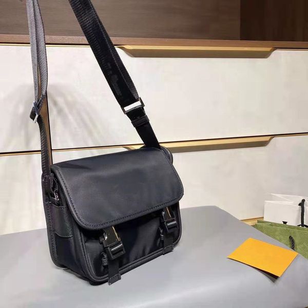 

luxurys wholesale new nylon cross body bag men messenger bag cassic satchel waterproof canvas shoulder bag fabric purse