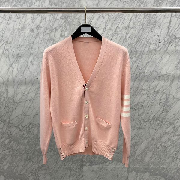 

luxury ladies sweater 2020 new designer sweater ladies long-sleeved single-breasted v-neck knitted cardigan jacket sweater men and women sam, White;black