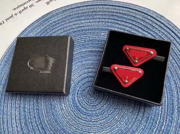 

new arrivals triangel hair clip with stamp 4 colors women letter triangle barrettes fashion hair accessories for gift, Slivery;white