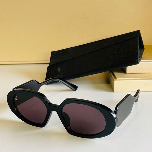

22ss summer ladies sunglasses bobyr2u uv protection mens designer glasses sunshade eye protections big mirror legs retro style random box, White;black