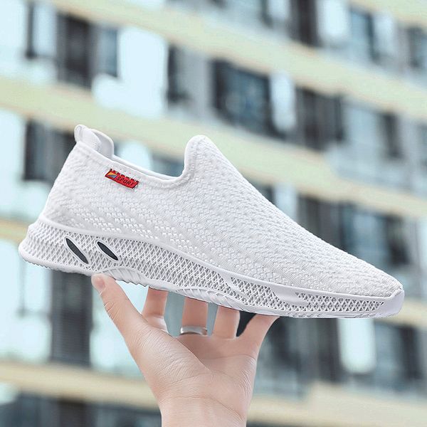 

2020 new men's knitted casual lace-up breathable shoes with no sliding to the male fly weaving tourism sports p17t, Black;brown