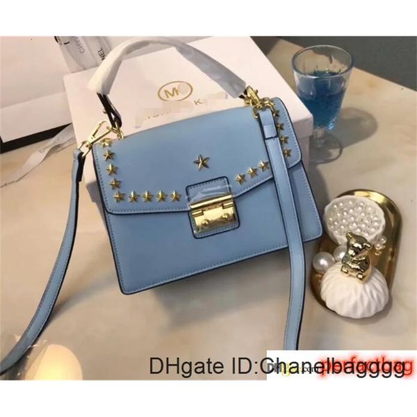 

high-quality traveling bags for men and women, handbags, shoulder wallets, cards, fashion bags, retro bags387