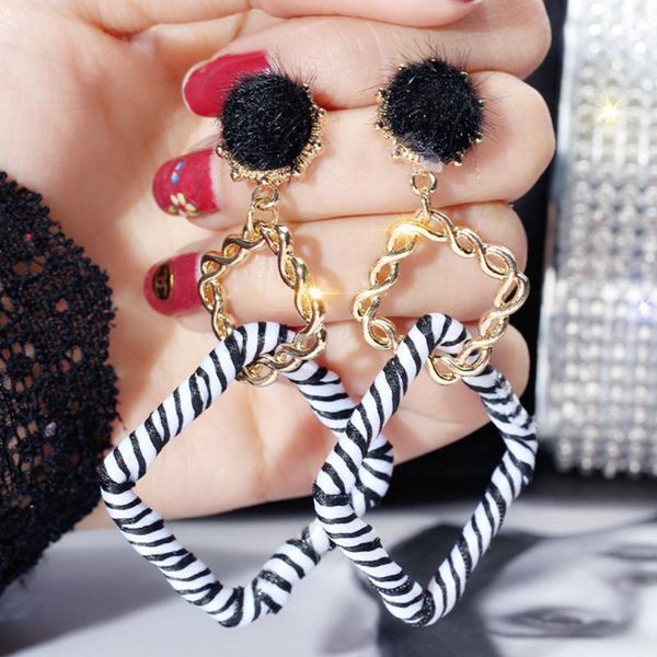 

charm fashion exaggerated striped geometric metal big earrings occident korean style joker jewelry1, Golden
