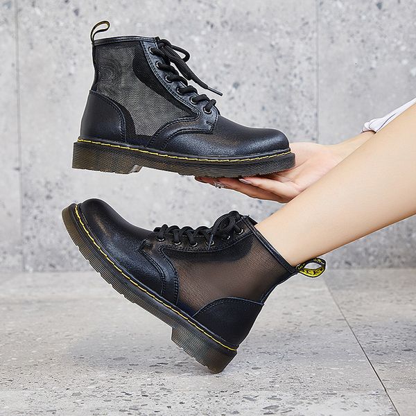 

2020 mesh 6-hole martin female lacquered leather boots, Black