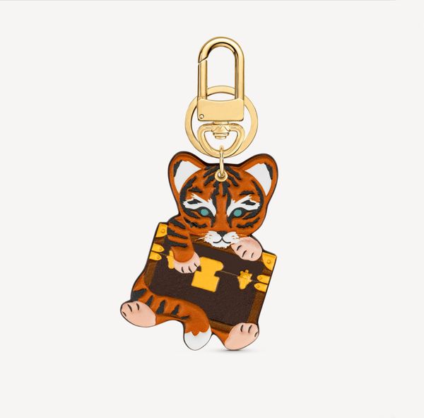 

2021 new luxury keychain brown old flower four-leaf clover pu leather tiger keychains fashion bag decoration pendant key rings, Silver