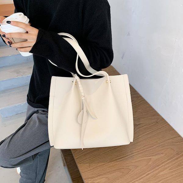 

2021 new fashion women's shoulder bag classic leather bag elegant versatile female commuting pure color handbag
