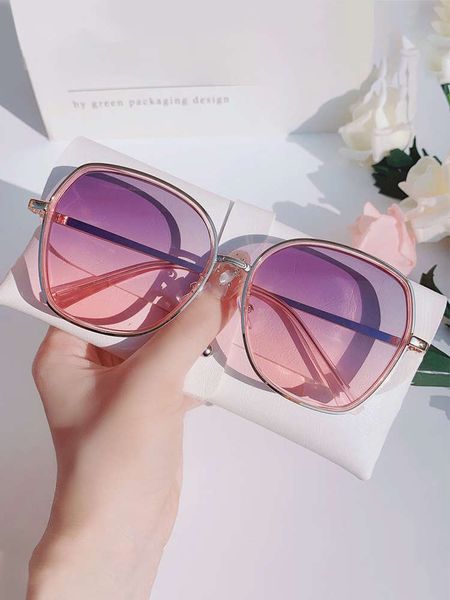 

women's anti ultraviolet fashion frame round big face thin mesh red gradual change 2020 summer sunglasses female, Black