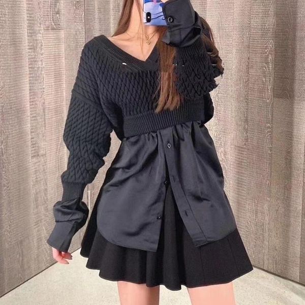 

2021 spring and autumn new stitching fake two pieces of v-neck long-sleeved sweater sweater women, White;black