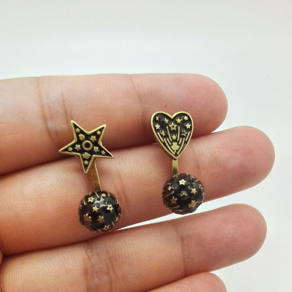 

2020dijia/d little bee earrings female letters online celebrity classic earrings, White