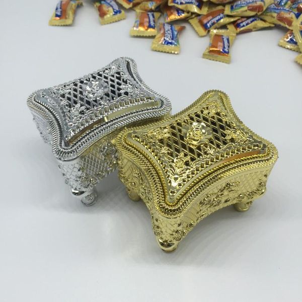 

new creative personality golden and silver wedding and party candy boxes chinese antique four wind tripod candy box gift box1