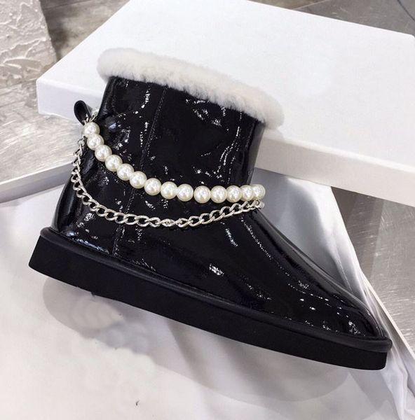 

2020 winter new style round head flat-bottomed leather fashion personality pearl chain wool snow boots, Black