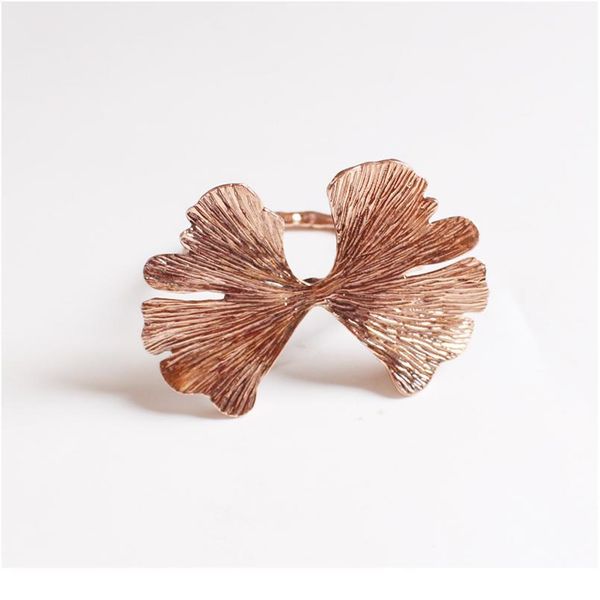 

6/10pcs luxurious rose gold napkin rings leaves hollow carving napkin holder for wedding party l banquet table dinn qylndh