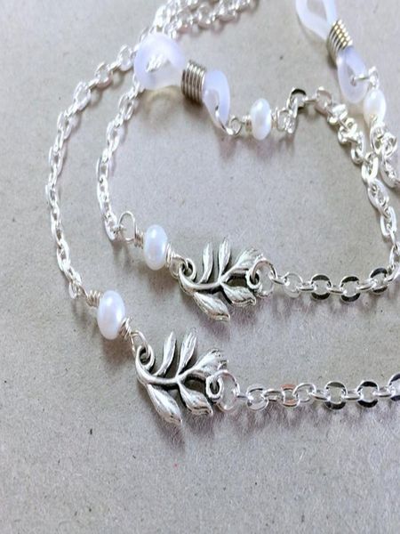 

2020 silver color vintage leaf charm glasses chain sunglasses chain fashion slip glasses chain holder glasses accessories h bbybgd