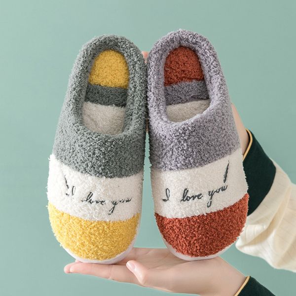 New Trend House Pantofole con tacco da 4 cm per le donne Inverno caldo Scarpe con plateau in peluche Lettera Stampata Camera da letto Coppie Scivoli pelosi