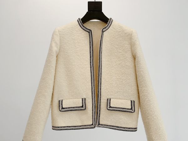 

2022 early spring new stereo coat, Black;brown