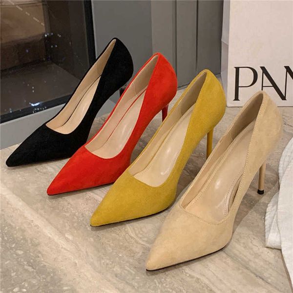

famous brand 2022 fashion women 9.5cm heels flock pumps lady pointed toe wedding bridal low girls scarpins fetish yellow bride shoes designe, Black