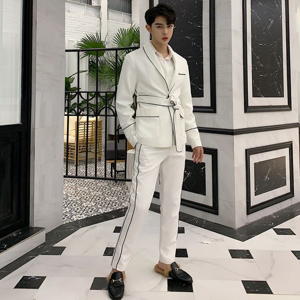 

2021 new male striped ensemble suits of two sleeve single breasted waistband loose blazer belt straight length pants define pdyt, White;black