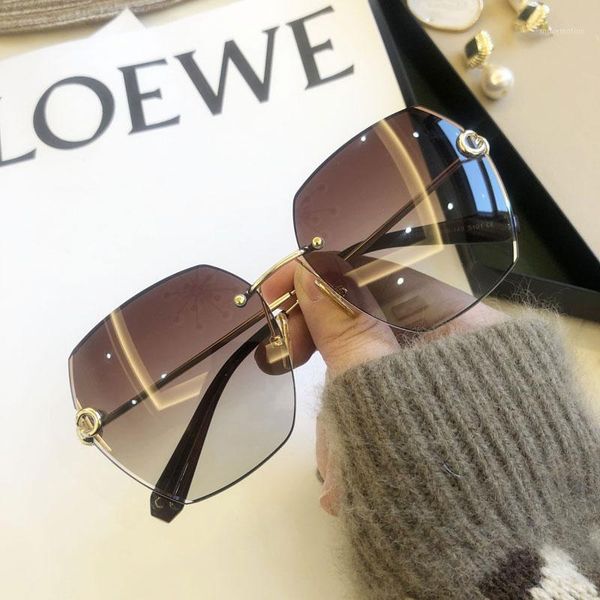 

new polarized light sunglasses women 2020 designer frameless sun glasses for women shades gradient glasses uv4001, White;black