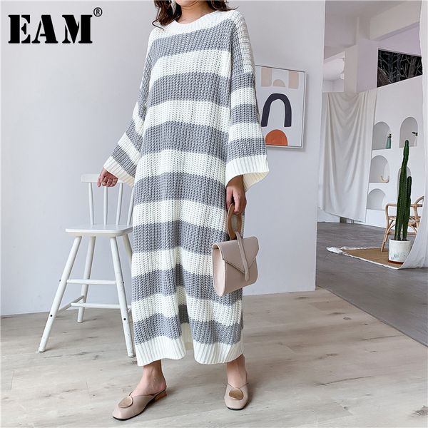 

[eam] striped big size knitting sweater loose fit round neck long sleeve women pullovers new fashion autumn winter 2020 lj201114, White;black