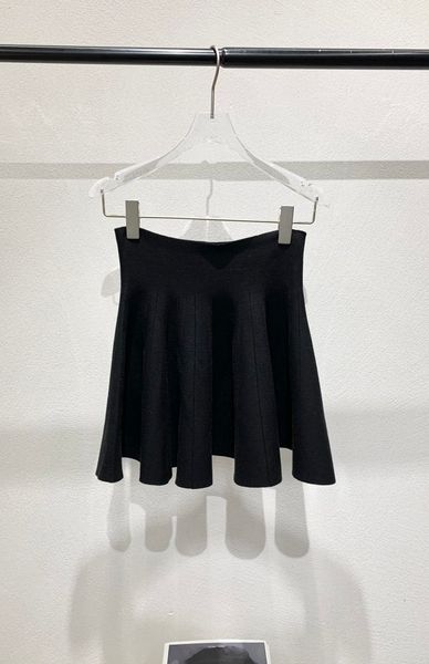 

2020 new ladies fashion solid color black pleated short skirt 1203 y1214