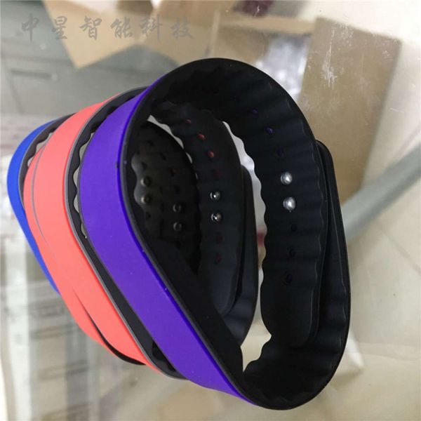 

shenzhen rfid chip induction watch silicone wristband customized