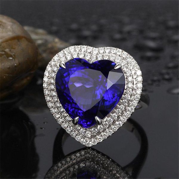 Anelli a grappolo Milan Girl Micro Diamond Blue Zircon Love Heart Ring Moda Temperamento Gioielli di lusso Matrimonio elegante