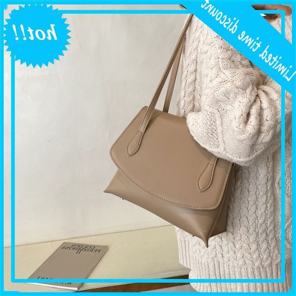 

autumn and winter large capacity underarm tote women's 2020 new feminine style messenger bag