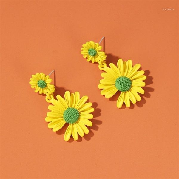

2020 fashion korean earring jewelry daisy flower stud earrings for women summer ins style earrings jewelry gift for friends1, Golden;silver