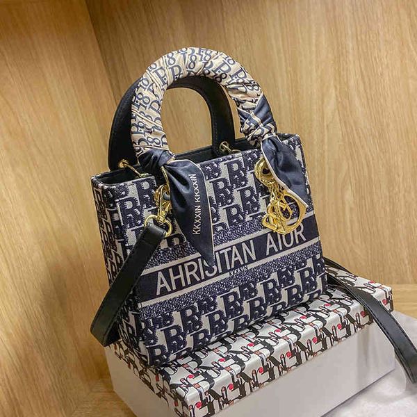 

2022 factory wholesale new bag spring single shoulder cross carry fashion versatile advanced sense of foreign style princess bag