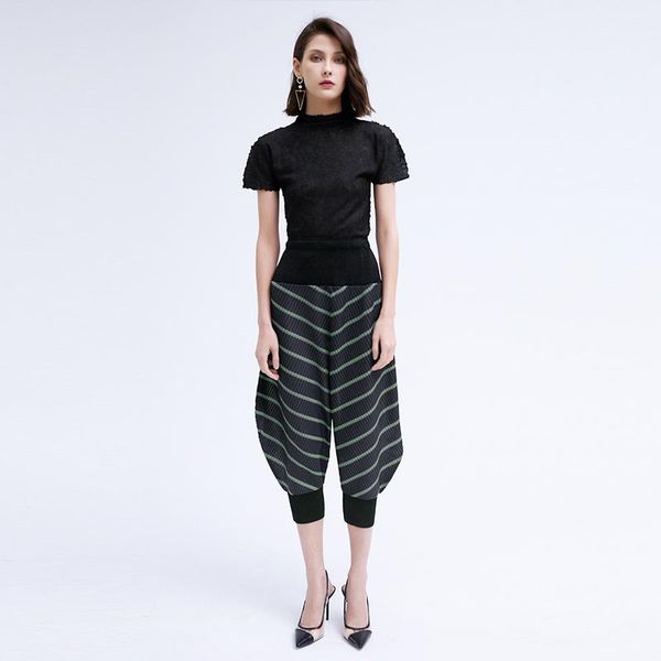 

miyake pleated high-waisted feet pants women 2020 autumn striped loose casual snake pattern cropped pants, Black;white