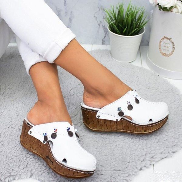 

new women sandals rivet summer shoes platform slippers wedges flip flops fitness girls casual sandal shoes size 35-43 y200619, Black;red